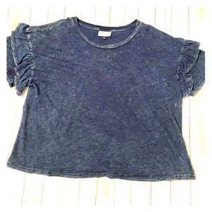Comfy Soft Ruffle sleeve Universal Threads Tee